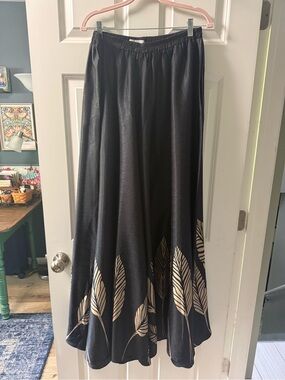 Diarrablu Black Maxi pants with Cream Leaf Motif